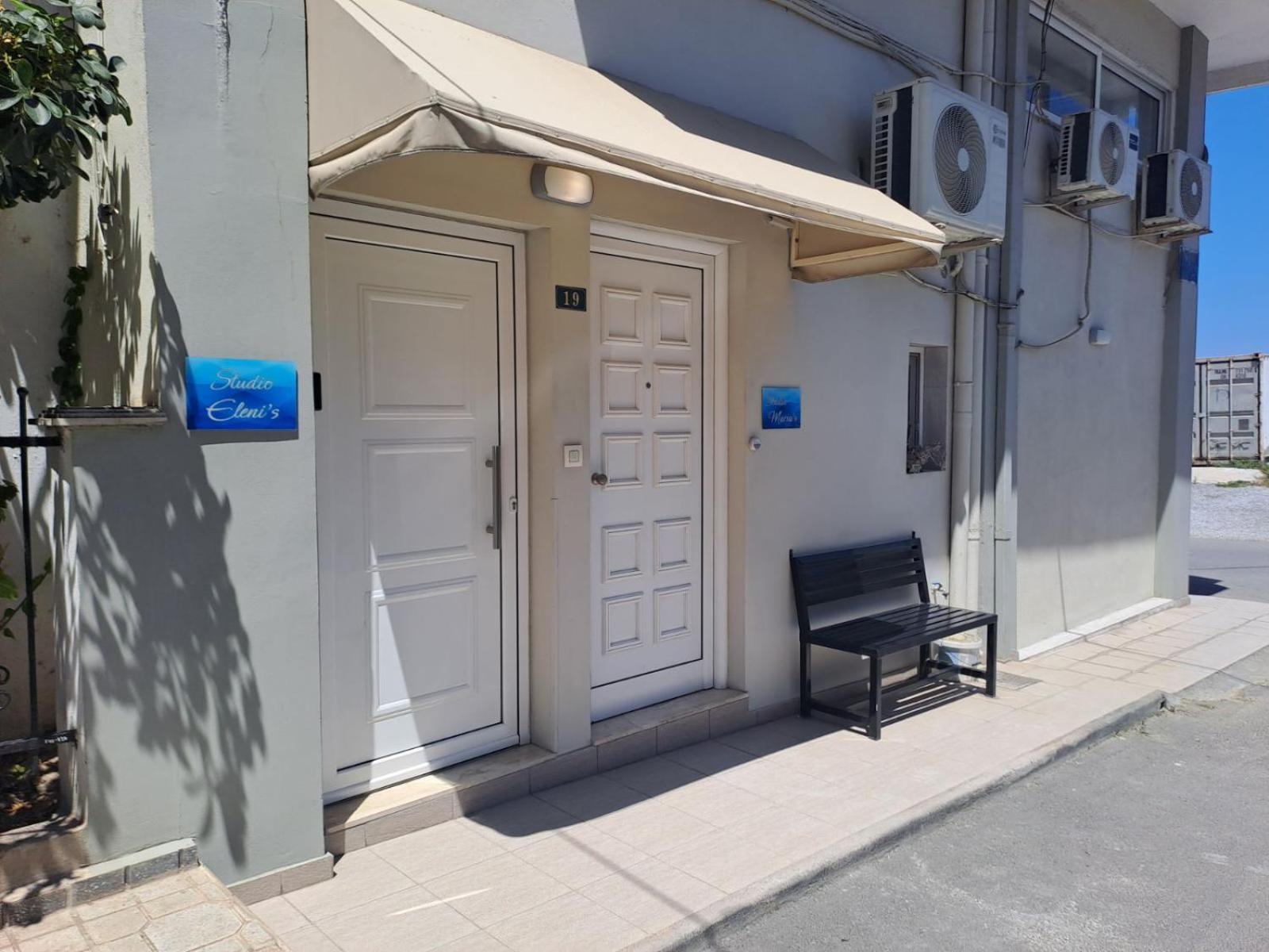 Eleni'S Studio Heraklion Exterior foto